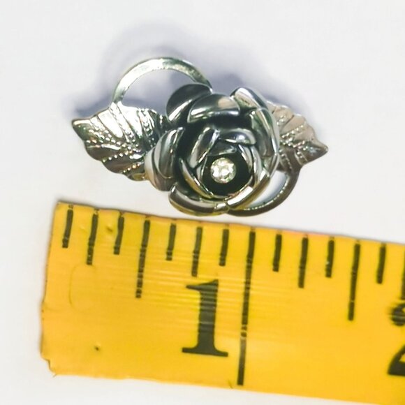 Vintage Hollywood Regency Style Silver Rose Brooch With Rhinestone Center - Picture 4 of 4
